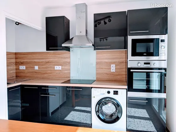 T2 Rénové 42m² + Clim - Balcon & Parking - Oct à Juin