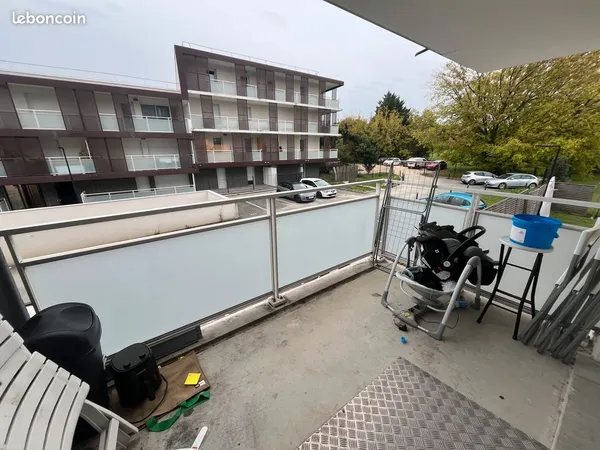 Villenave d'ornon : t2 avec balcon et parking