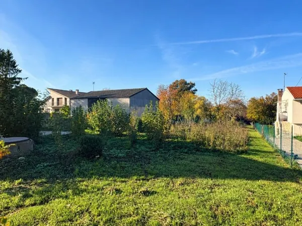 Terrain 1761 m²