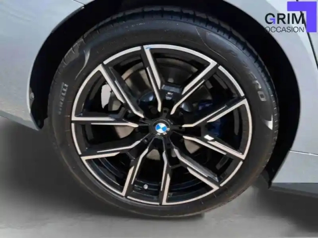 Bmw I4 edrive40 — photo 15