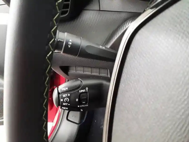 Peugeot 208 puretech 100 s&amp;s bvm6 — photo 19