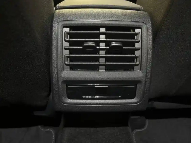 Volkswagen Golf 1.5 ehybrid 204 dsg6 — photo 27