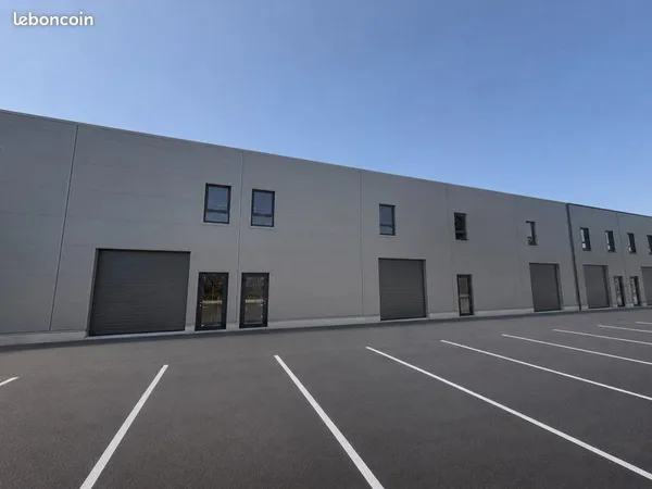 Local d'activité- entrepôt - commercial - stockage Neuf