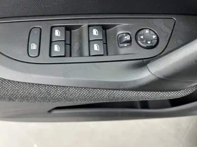 Peugeot 2008 puretech 130 s&amp;s eat8 — photo 15