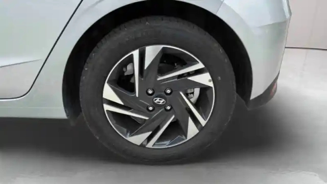 Hyundai I20 1.0 t-gdi 100 dct-7 hybrid 48v — photo 9