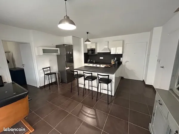 Appartement T3 de 54m2 + terrasse 8m2 + garage
