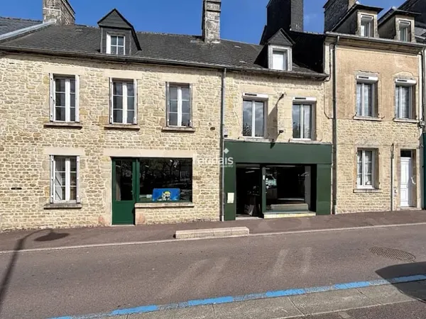 Local 386 m²