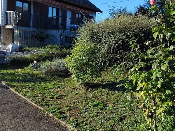 Avanne - Maison 142 m² + 95 m² aménageables en logement, 3 logements possibles, 990 m² terrain, 10 p
