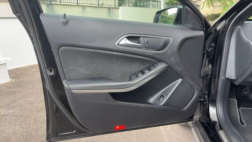 Mercedes Classe GLA 200 d 136 7G-DCT - Whiteart Edition – 2017 – 145756 km – Diesel – Boîte Automatique — photo 27