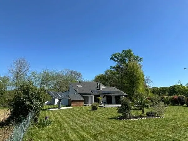 Vends maison contemporaine performante énergétiquement
