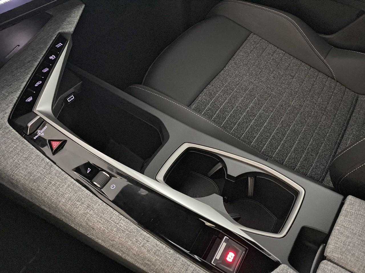 Peugeot 3008 hybrid 145 e-dcs6 allure — photo 18