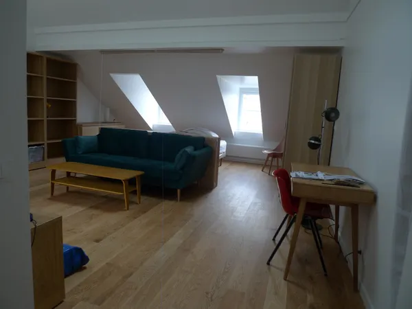 APPARTEMENT ATYPIQUE - LOCATION MEUBLEE - COEUR DU MARAIS