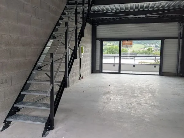Local professionnel neuf 90 m² - RDC + mezzanine - Poisy (Annecy)