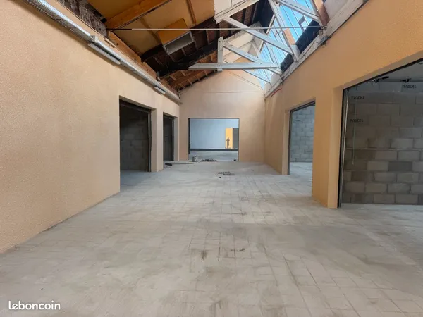 Local d’activité et entrepôt Vente Roanne 1p 98m² 53000€