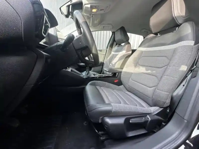 Citroën C4 puretech 130ch s&amp;s feel pack — photo 14