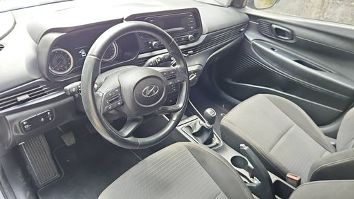 Hyundai i20 1.2 i 84 - Initia – 2023 – 71801 km – Essence – Boîte Manuelle — photo 28