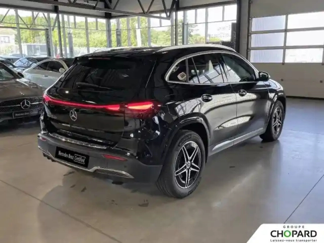 Mercedes Eqa 250+ — photo 31