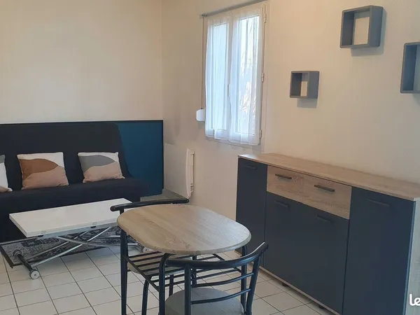 Studio meublé St Cyr sur Loire