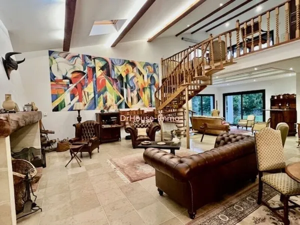 Maison 7 pièces 288 m²