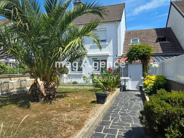 Maison avec 4 chambres et garage