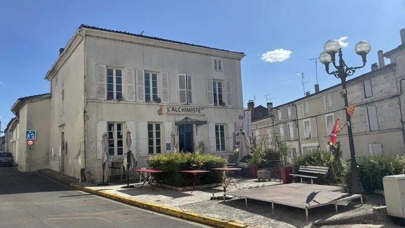 Photo 1