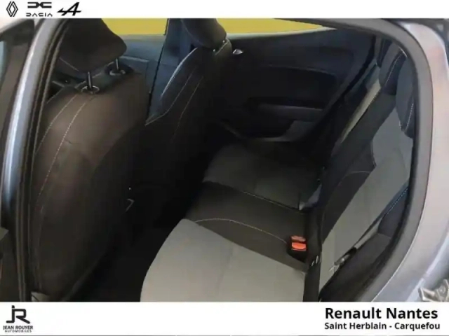 Renault Clio 1.5 dci 100ch evolution — photo 6