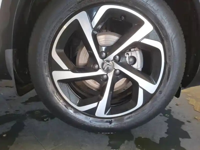 Citroën C5 Aircross puretech 180 s&amp;s eat8 — photo 6