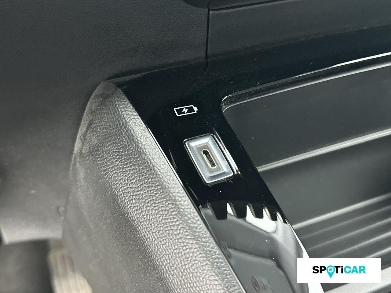 Peugeot 208 1.2 puretech 100ch s&s style 118g — photo 16
