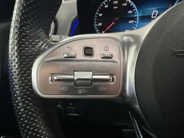 Mercedes Glb 200 d amg line — photo 18