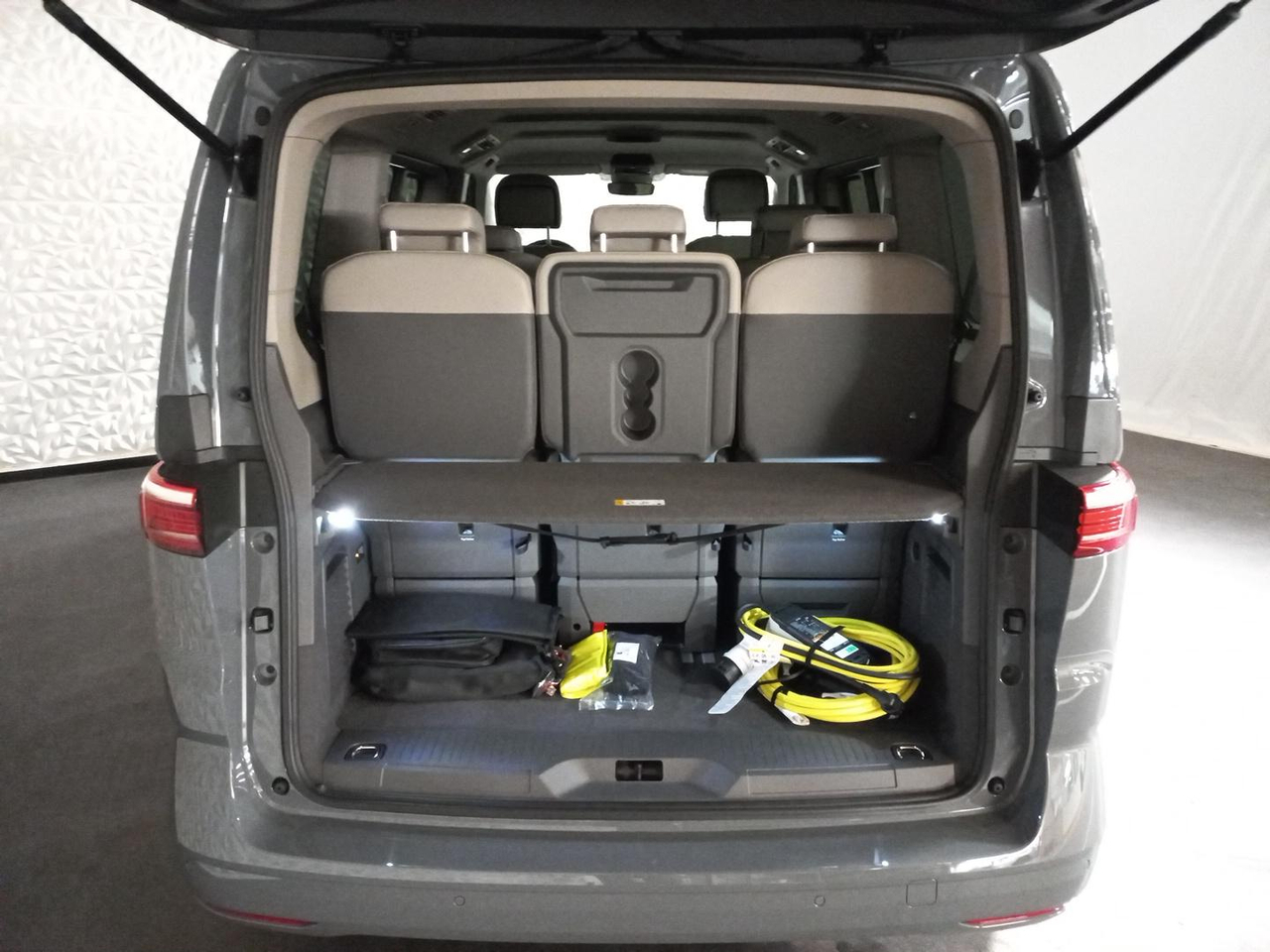 Volkswagen Utilitaires Multivan Court 1.5 eHybrid 245 4Motion DSG6 — photo 20