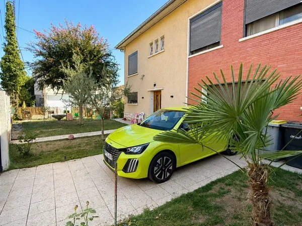 Maison familiale avec garage et jardin - Sans agence
