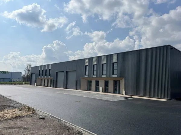 Local d'activité 404 m²