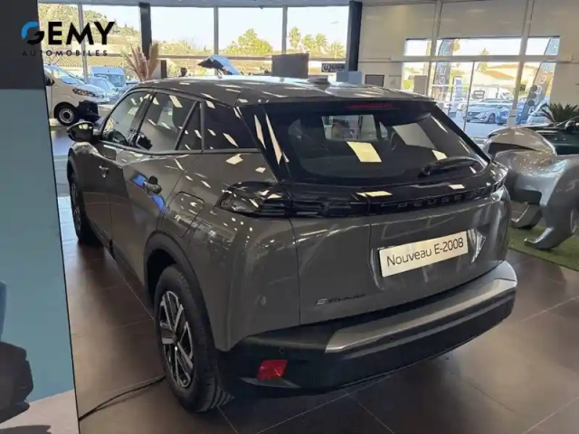 Peugeot 2008 electrique 50 kwh 136 ch — photo 24