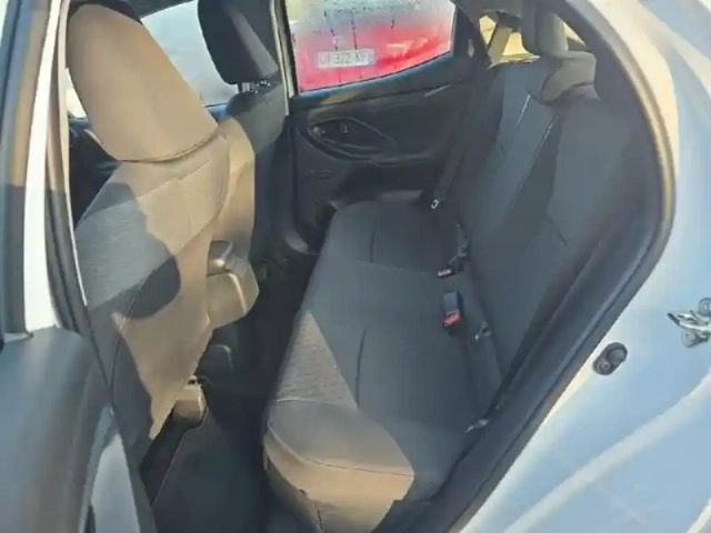 Toyota Yaris 116h dynamic 5p my22 — photo 8