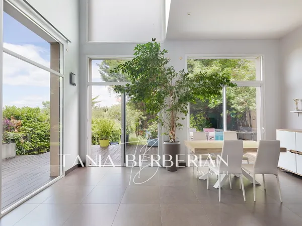 Vends Maison d'architecte 5 pièces - 142m2 - Rueil Les Coteaux