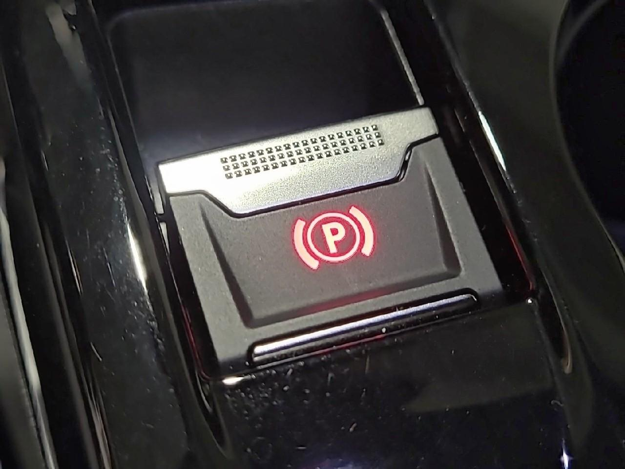 Peugeot 2008 hybrid 145 e-dcs6 allure — photo 29