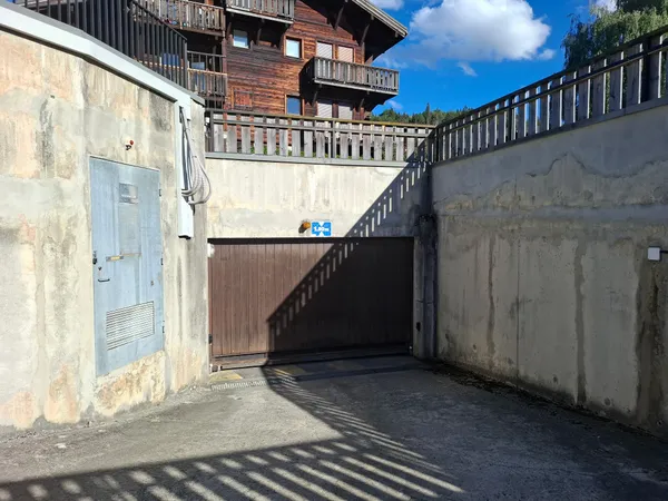 À vendre parking Box fermé Megeve Centre