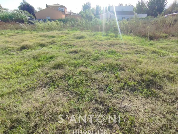 Terrain 1277 m²