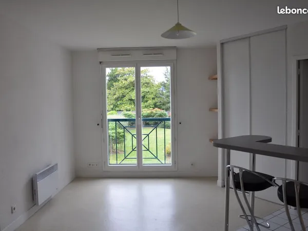 Studio non meublé + Parking Couvert libre 1/9/2026