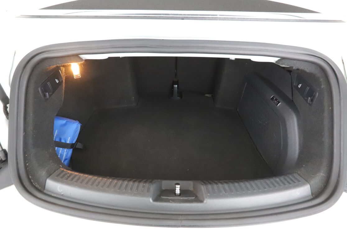 Volkswagen Beetle Cabriolet 2.0 TDI BlueMotion Tech Couture DSG6 — photo 16
