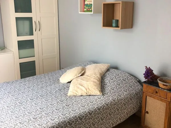 Chambre meublée 12 m² + SDE privée 3,5 m² — Idéal Étudiant / Stagiaire / Jeune Actif / Erasmus