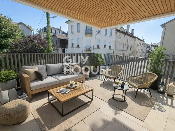 Appartement à vendre au centre ville de 3 pièces de 73.74 m² avec garage