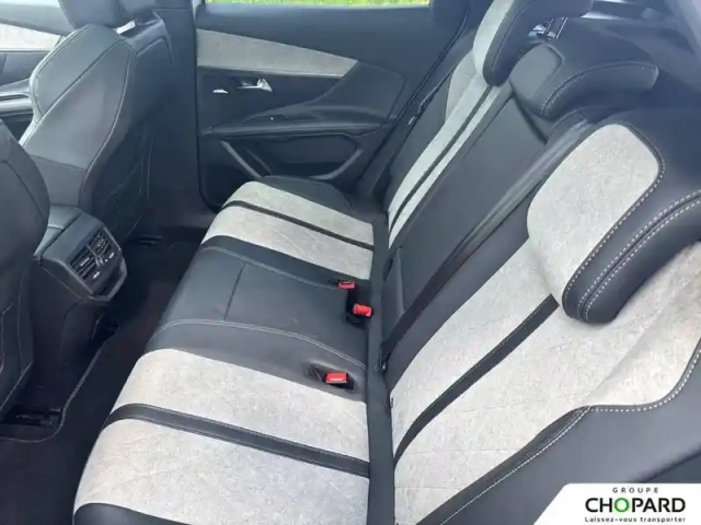 Peugeot 3008 hybrid4 300 e-eat8 — photo 18