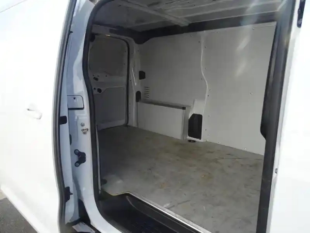 Citroën Jumpy fg m 2.0 bluehdi 145ch s&amp;s pack driver eat8 — photo 10