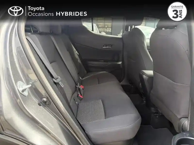 Toyota C-Hr 1.8 hybride 122ch design e-cvt — photo 13
