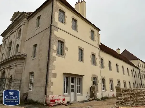 Stationnement Location Dole 47€