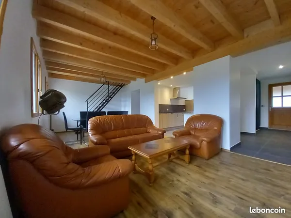 Appartement T4 meublé sur 2 niveaux - 3 chambres - 2 places de parking