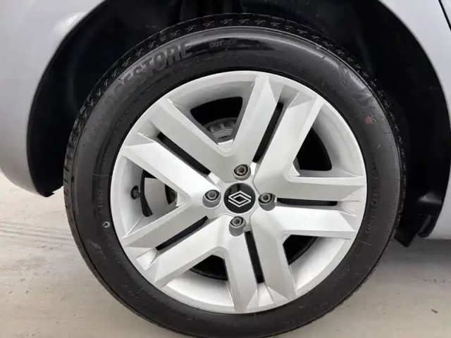 Renault Clio blue dci 100 ch — photo 22