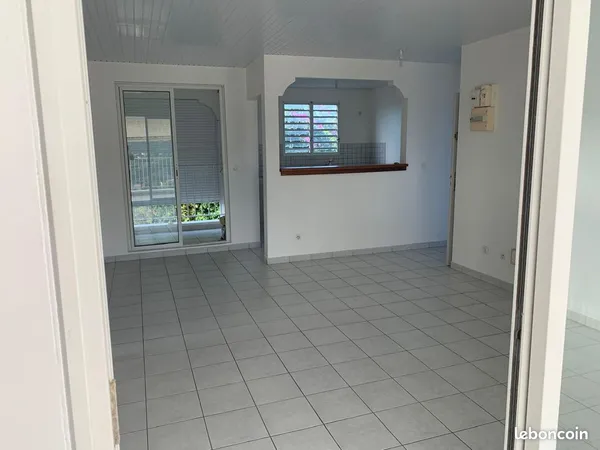 À LOUER - Appartement F3 non meublé - Fort-de-France (Ravine Vilaine)