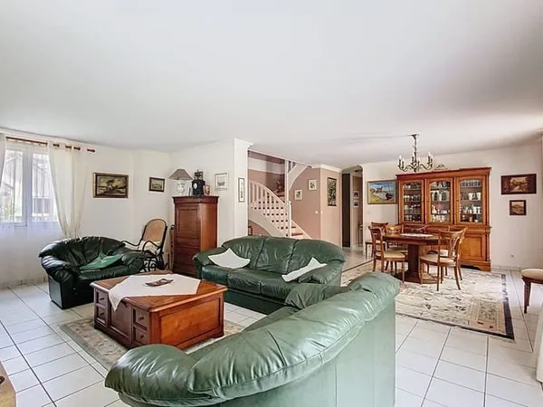 Maison 5 pièces 164 m²